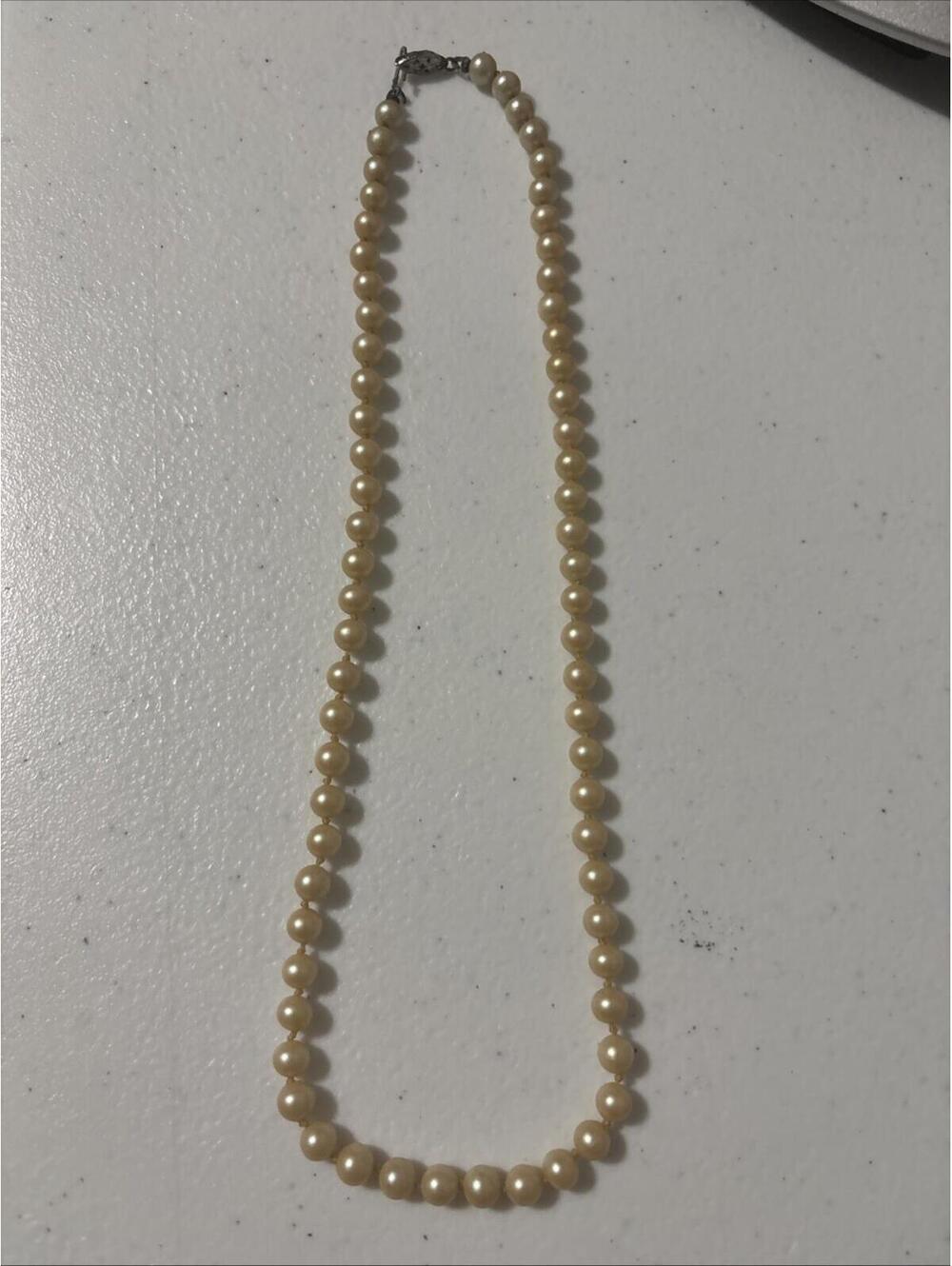 Vintage Pearl Look Necklace